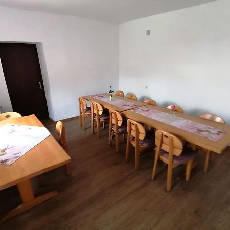 Casa Bunicii Hotel Sasca Montană Екстериор снимка