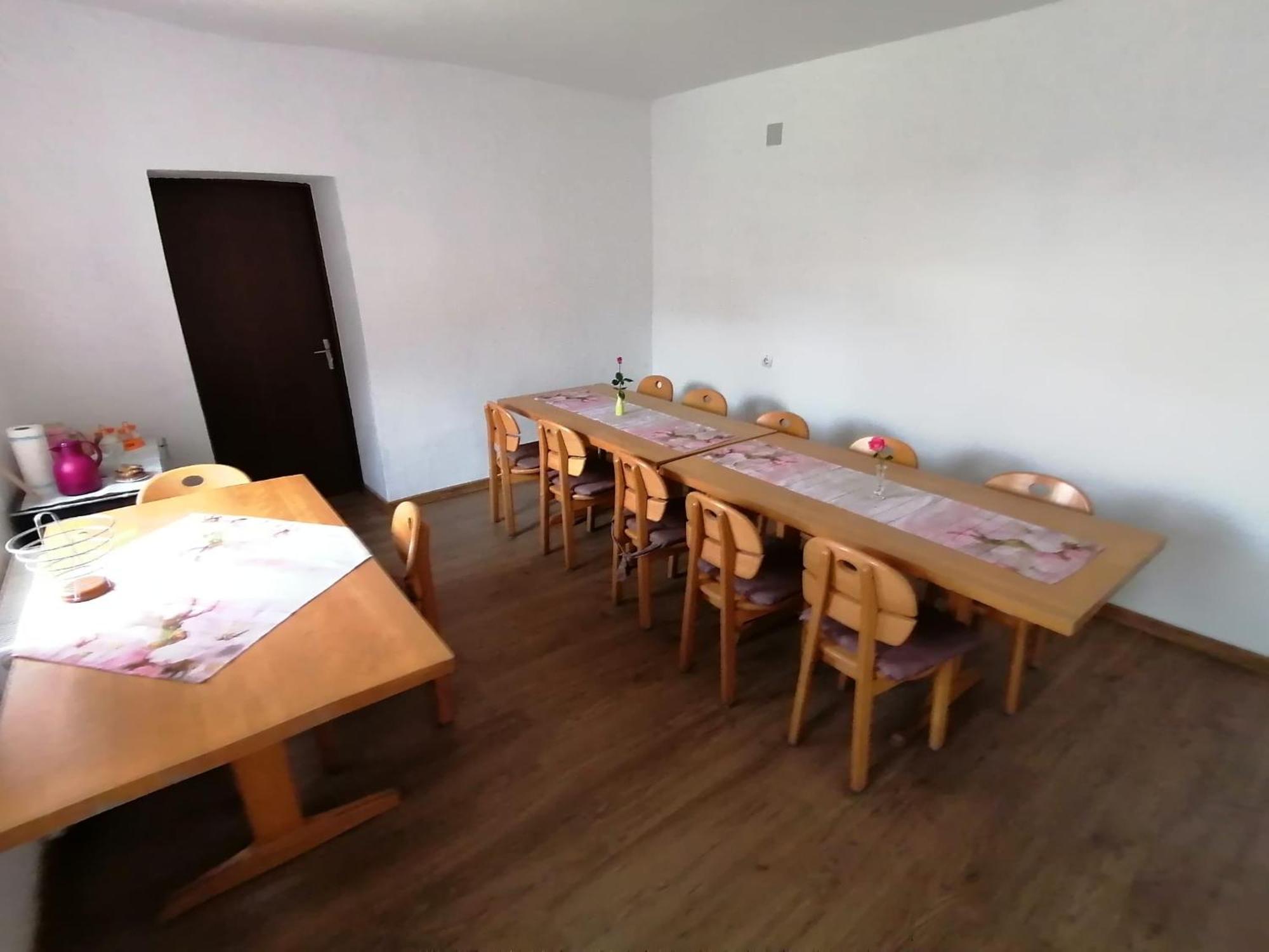 Casa Bunicii Hotel Sasca Montană Екстериор снимка